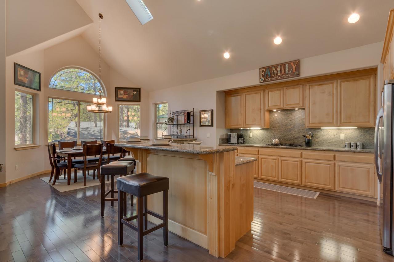 Sugar Pine Lodge - Four Bedroom Home سووث لاك تاهوي المظهر الخارجي الصورة